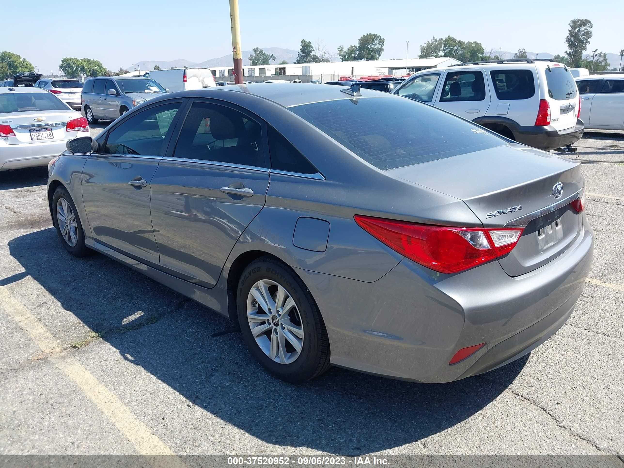 Photo 2 VIN: 5NPEB4AC9EH934765 - HYUNDAI SONATA 