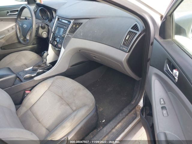 Photo 4 VIN: 5NPEB4AC9EH939979 - HYUNDAI SONATA 