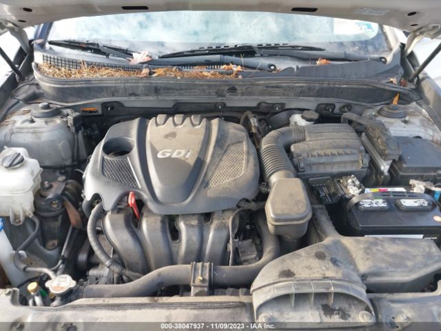 Photo 9 VIN: 5NPEB4AC9EH939979 - HYUNDAI SONATA 