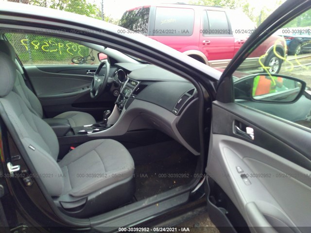 Photo 4 VIN: 5NPEB4ACXBH142880 - HYUNDAI SONATA 