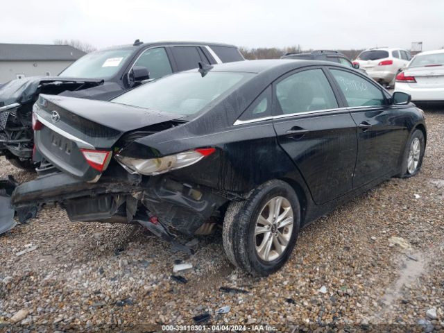 Photo 3 VIN: 5NPEB4ACXBH202303 - HYUNDAI SONATA 