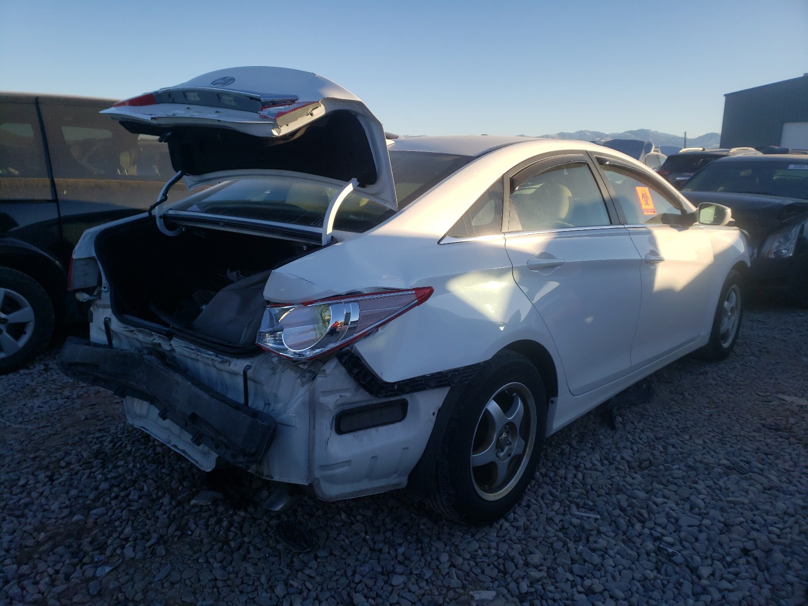 Photo 3 VIN: 5NPEB4ACXBH206514 - HYUNDAI SONATA GLS 