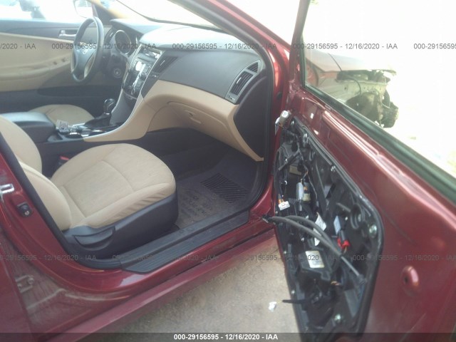 Photo 4 VIN: 5NPEB4ACXBH266387 - HYUNDAI SONATA 