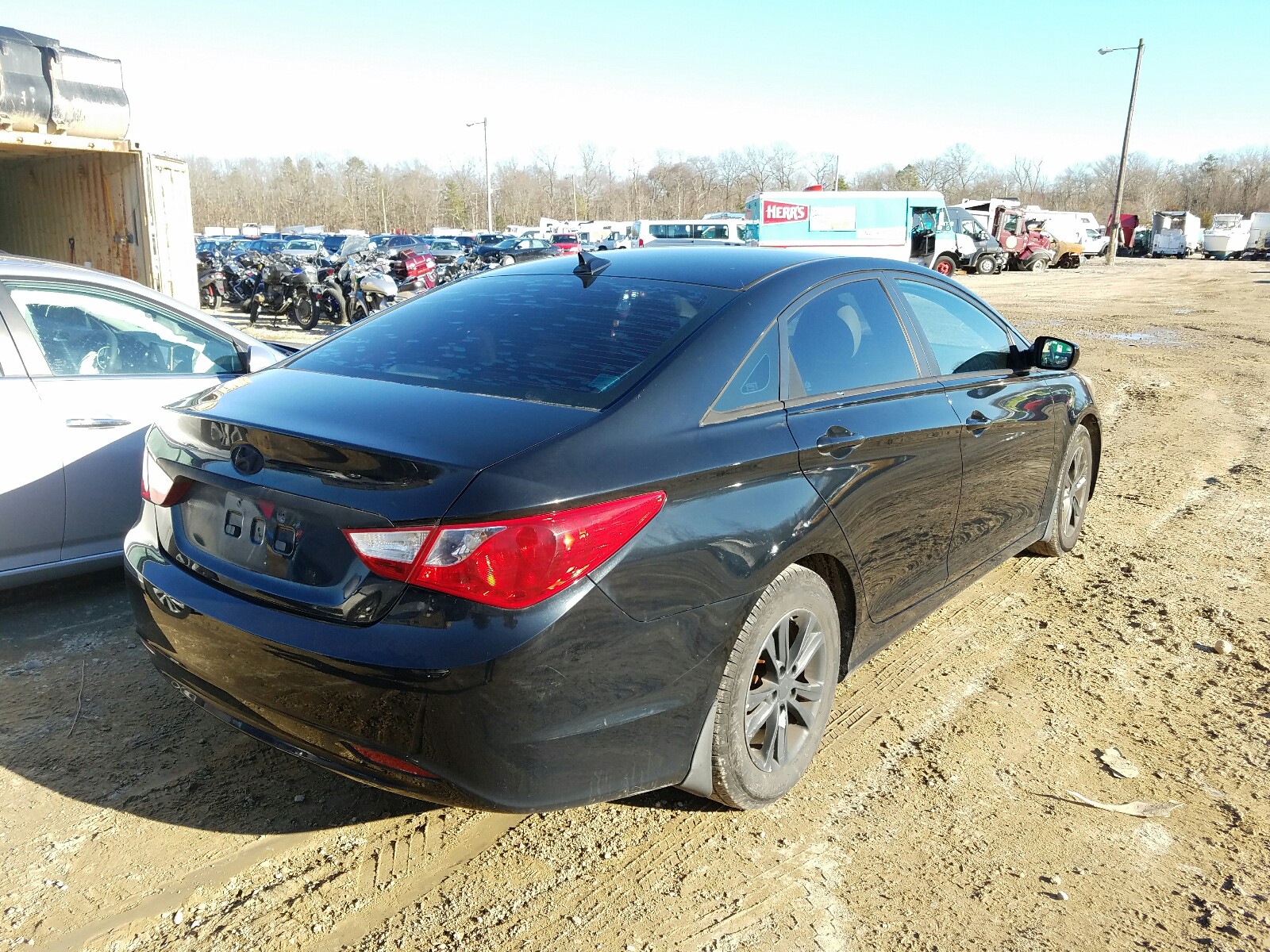 Photo 3 VIN: 5NPEB4ACXCH312091 - HYUNDAI SONATA GLS 