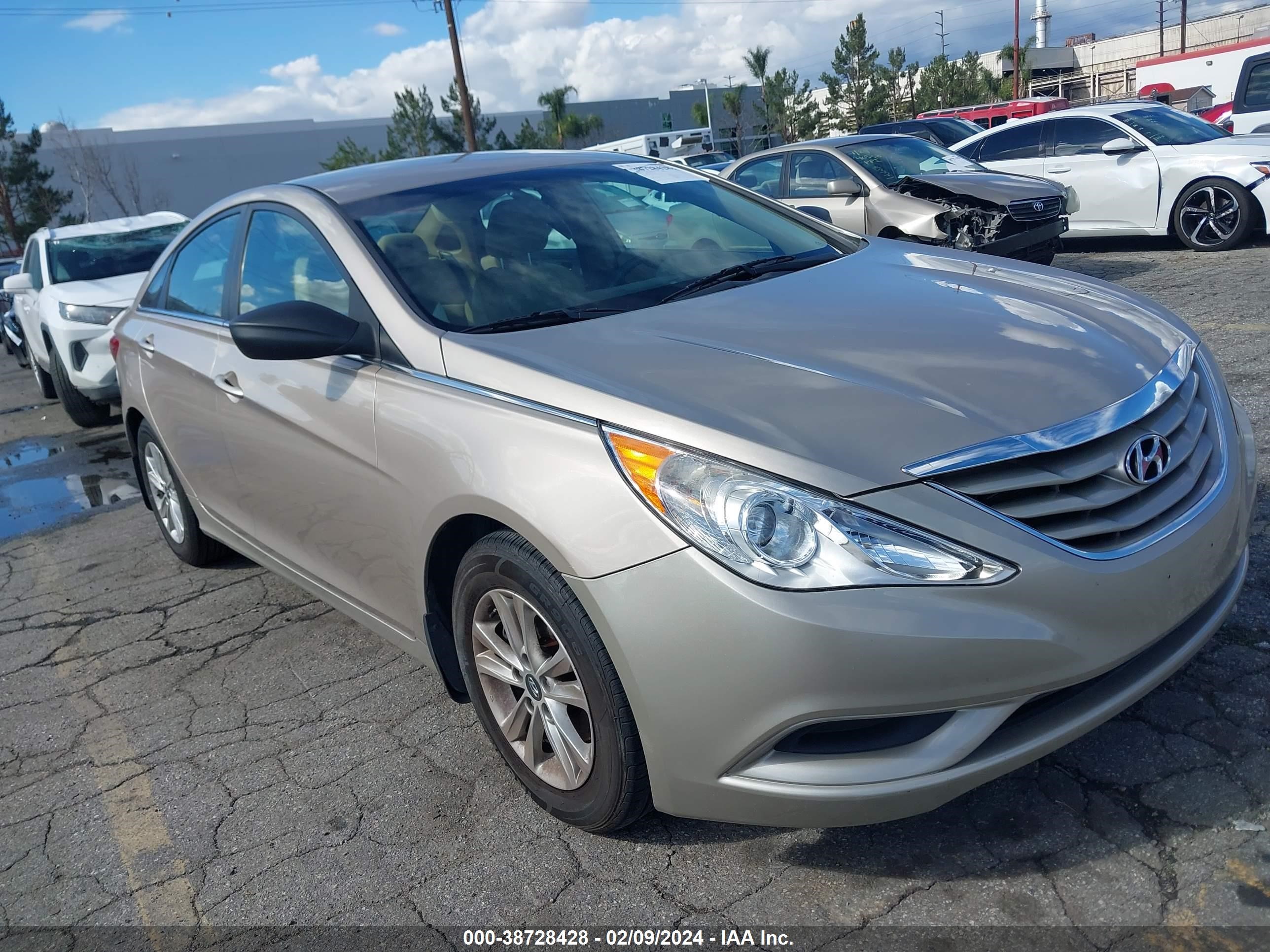 Photo 0 VIN: 5NPEB4ACXCH320496 - HYUNDAI SONATA 