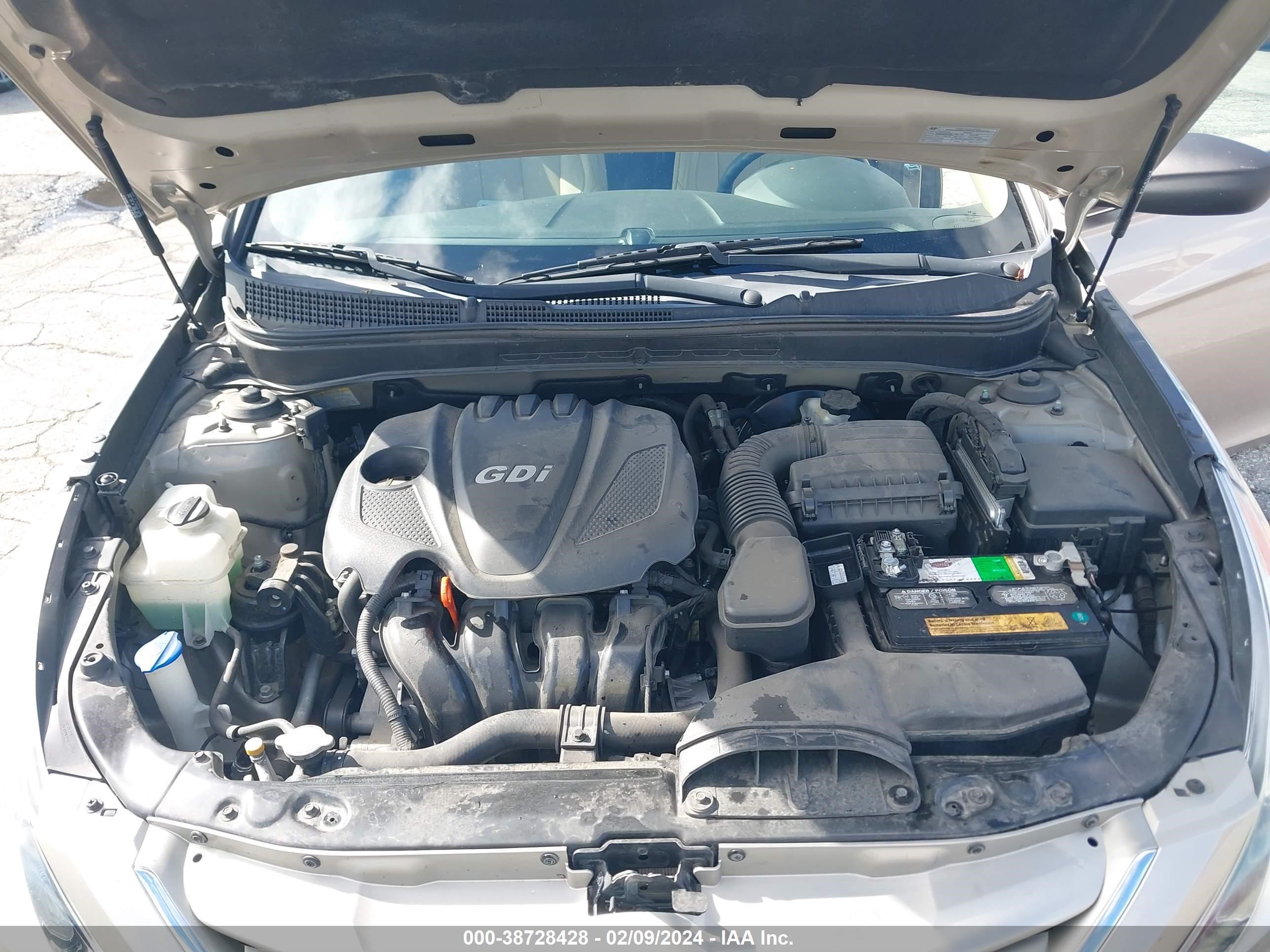 Photo 9 VIN: 5NPEB4ACXCH320496 - HYUNDAI SONATA 