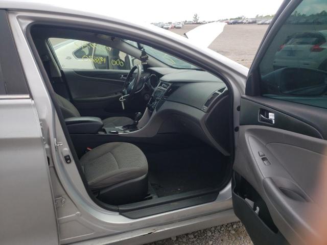 Photo 4 VIN: 5NPEB4ACXCH335497 - HYUNDAI SONATA GLS 