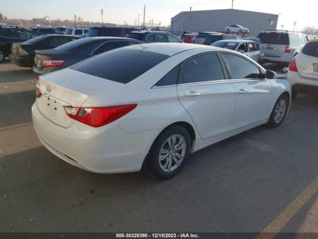 Photo 3 VIN: 5NPEB4ACXCH364918 - HYUNDAI SONATA 