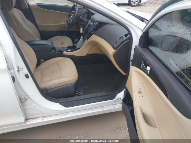 Photo 4 VIN: 5NPEB4ACXCH372842 - HYUNDAI SONATA 