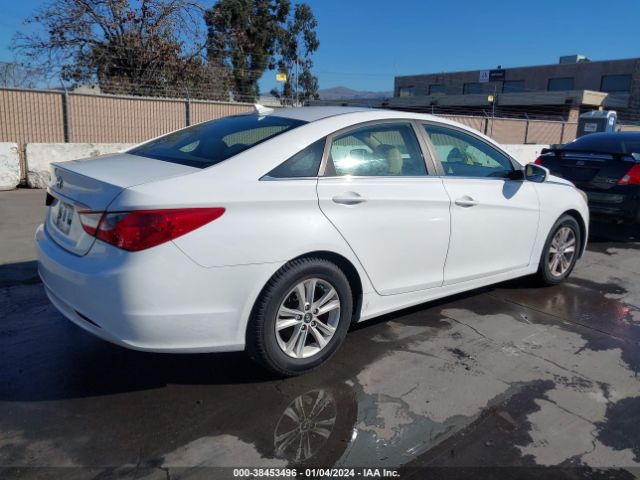 Photo 3 VIN: 5NPEB4ACXCH409341 - HYUNDAI SONATA 