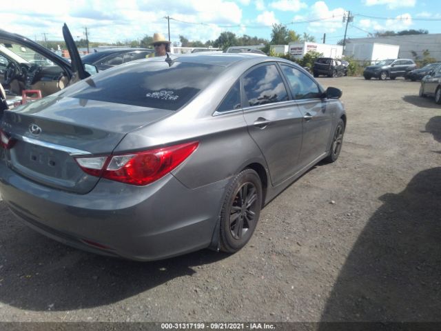 Photo 3 VIN: 5NPEB4ACXCH431856 - HYUNDAI SONATA 