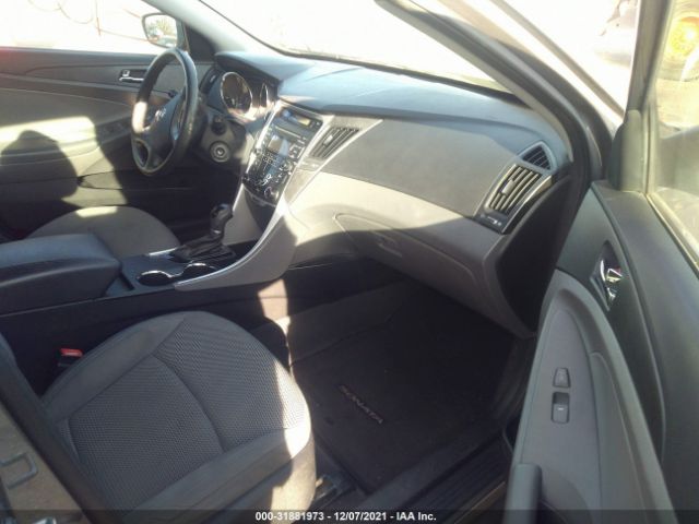 Photo 4 VIN: 5NPEB4ACXCH443697 - HYUNDAI SONATA 