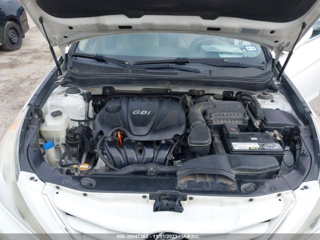 Photo 9 VIN: 5NPEB4ACXCH450584 - HYUNDAI SONATA 