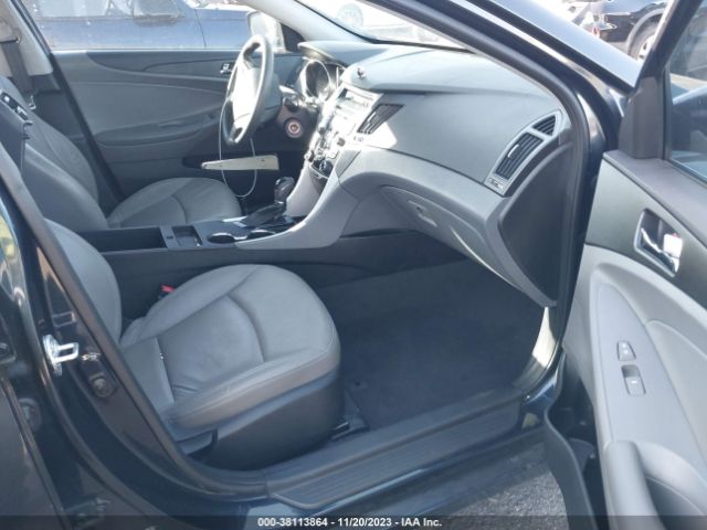 Photo 4 VIN: 5NPEB4ACXCH454117 - HYUNDAI SONATA 