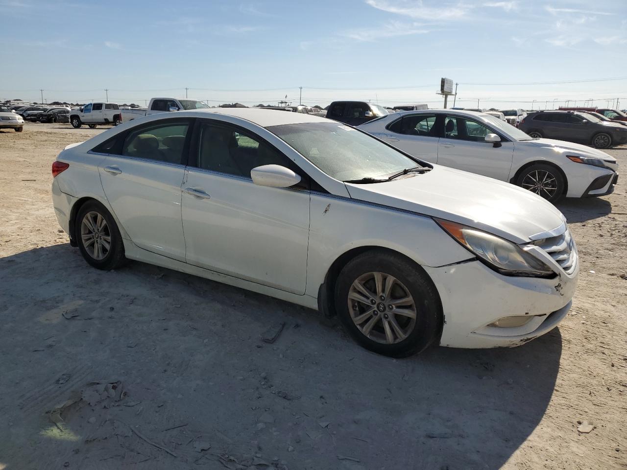 Photo 3 VIN: 5NPEB4ACXDH503740 - HYUNDAI SONATA 