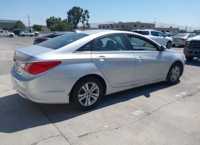 Photo 3 VIN: 5NPEB4ACXDH517640 - HYUNDAI SONATA 