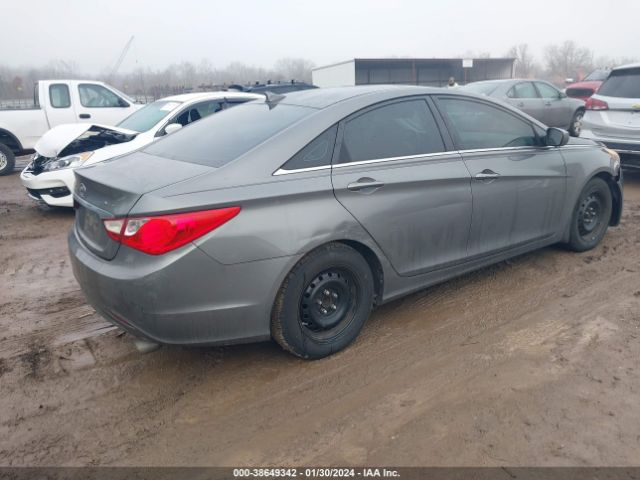 Photo 3 VIN: 5NPEB4ACXDH570645 - HYUNDAI SONATA 