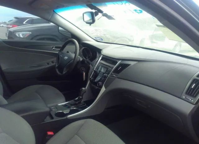 Photo 4 VIN: 5NPEB4ACXDH592127 - HYUNDAI SONATA 