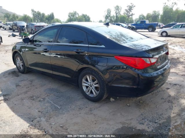 Photo 2 VIN: 5NPEB4ACXDH627460 - HYUNDAI SONATA 