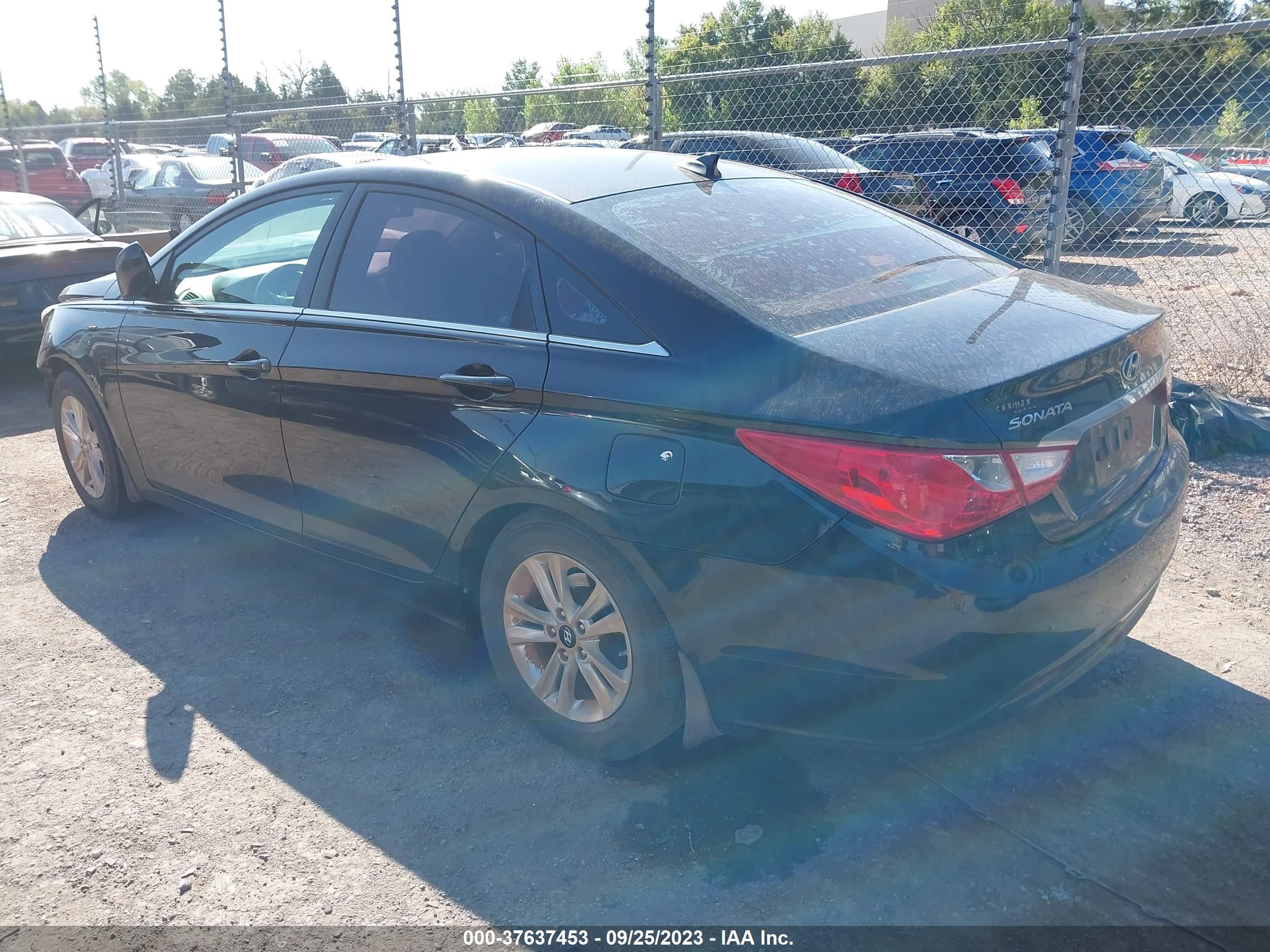 Photo 2 VIN: 5NPEB4ACXDH661267 - HYUNDAI SONATA 