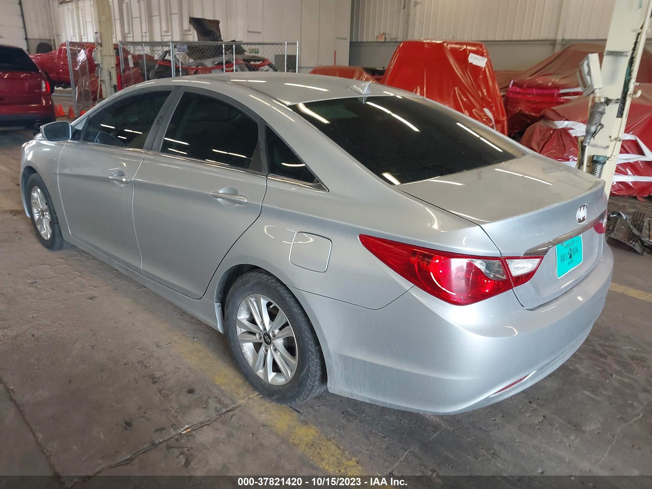 Photo 2 VIN: 5NPEB4ACXDH687058 - HYUNDAI SONATA 