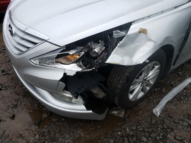 Photo 8 VIN: 5NPEB4ACXDH698688 - HYUNDAI SONATA GLS 