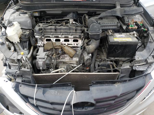 Photo 6 VIN: 5NPEB4ACXDH744553 - HYUNDAI SONATA GLS 