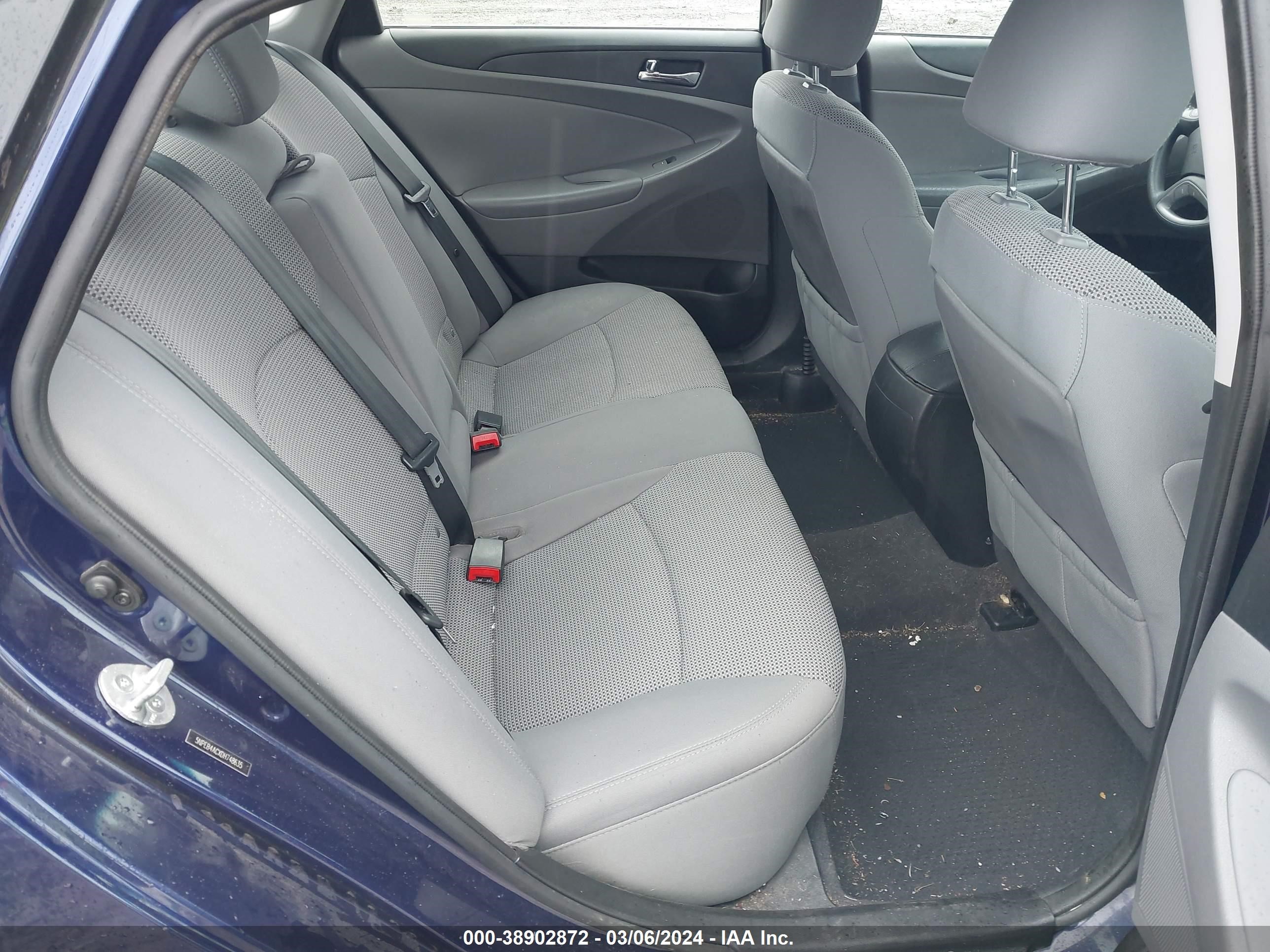 Photo 7 VIN: 5NPEB4ACXDH748635 - HYUNDAI SONATA 