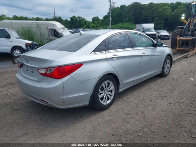 Photo 3 VIN: 5NPEB4ACXDH765600 - HYUNDAI SONATA 