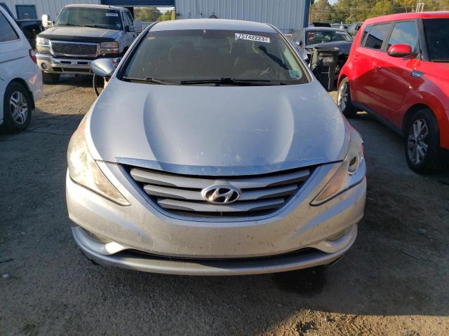 Photo 4 VIN: 5NPEB4ACXDH782638 - HYUNDAI SONATA 