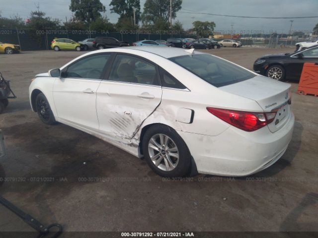 Photo 2 VIN: 5NPEB4ACXDH784129 - HYUNDAI SONATA 