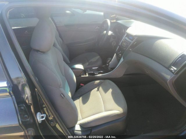 Photo 4 VIN: 5NPEB4ACXDH803312 - HYUNDAI SONATA 