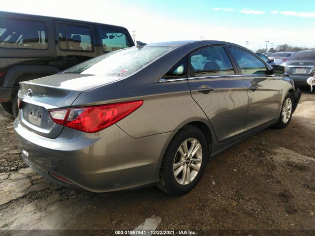 Photo 3 VIN: 5NPEB4ACXDH804203 - HYUNDAI SONATA 