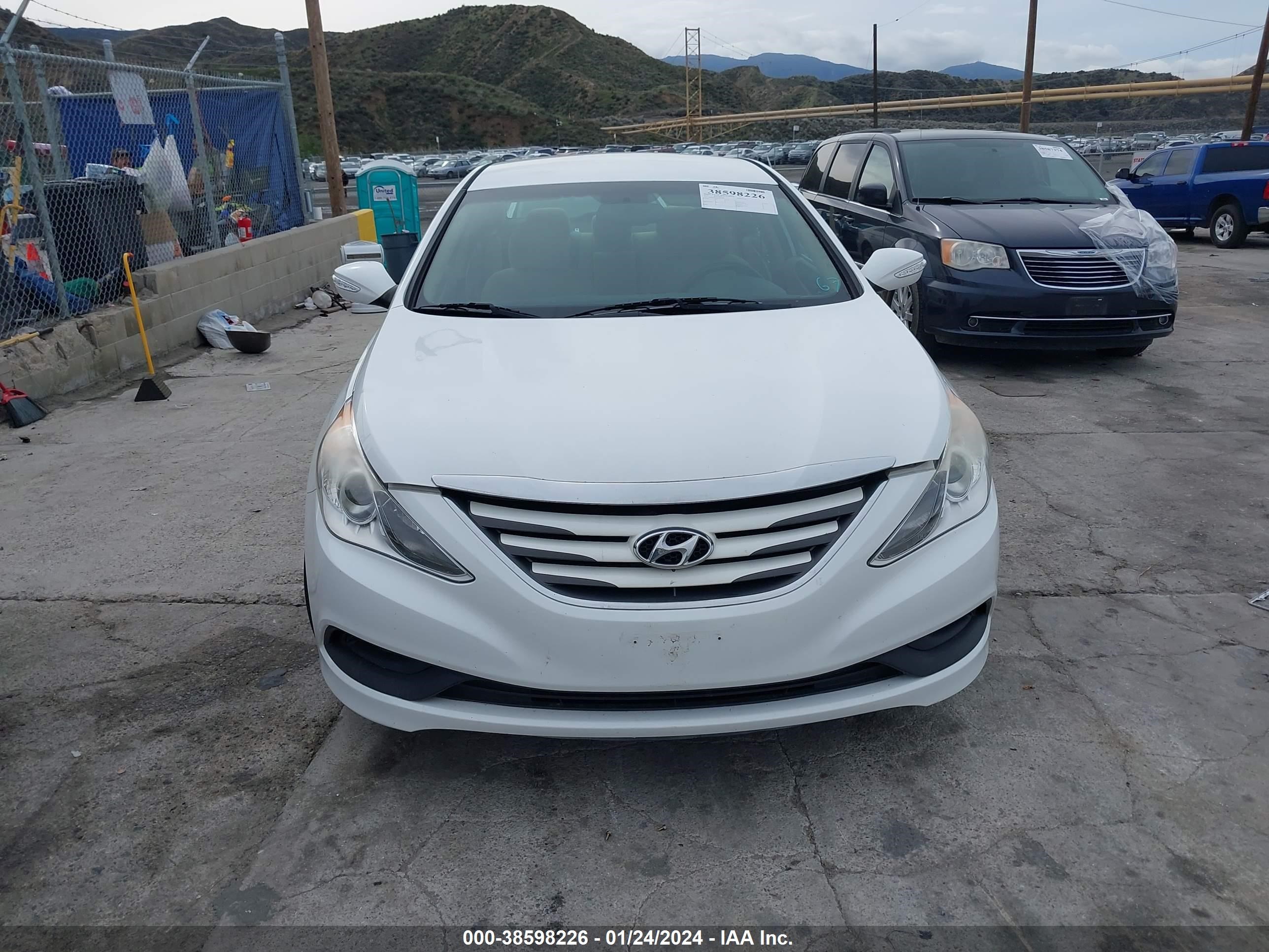 Photo 10 VIN: 5NPEB4ACXEH870803 - HYUNDAI SONATA 