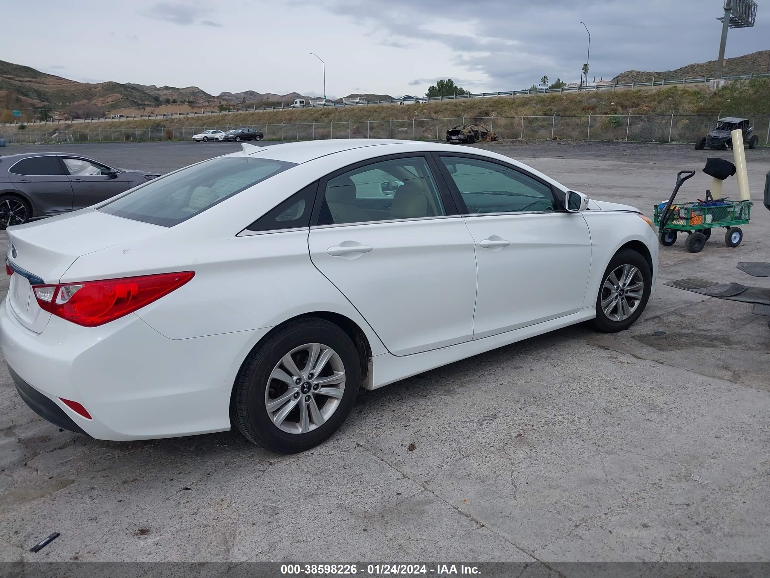 Photo 11 VIN: 5NPEB4ACXEH870803 - HYUNDAI SONATA 