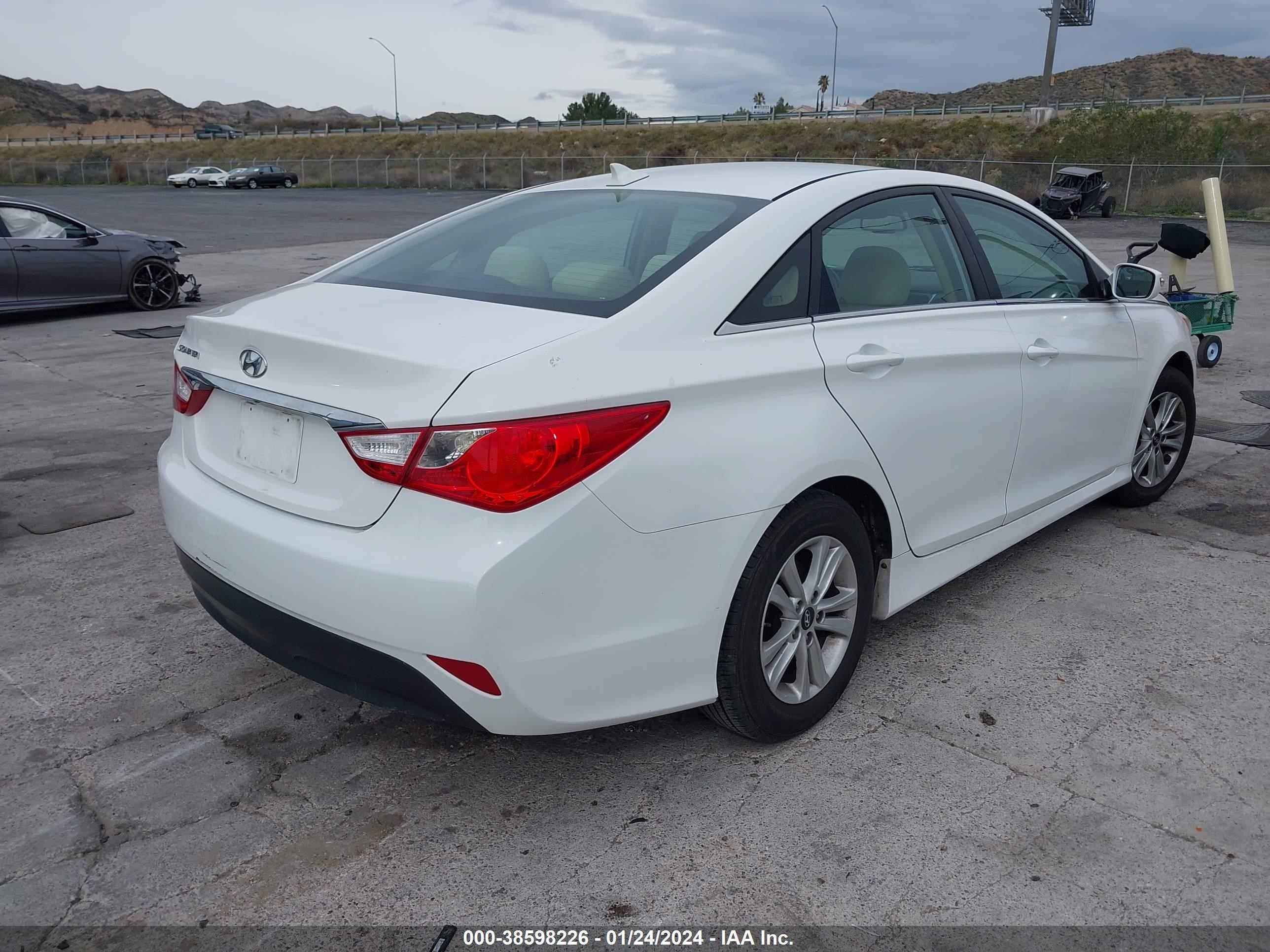 Photo 3 VIN: 5NPEB4ACXEH870803 - HYUNDAI SONATA 