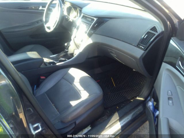 Photo 4 VIN: 5NPEC4AB0CH471514 - HYUNDAI SONATA 