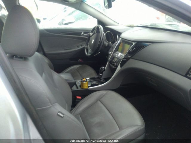 Photo 4 VIN: 5NPEC4AB0DH590617 - HYUNDAI SONATA 