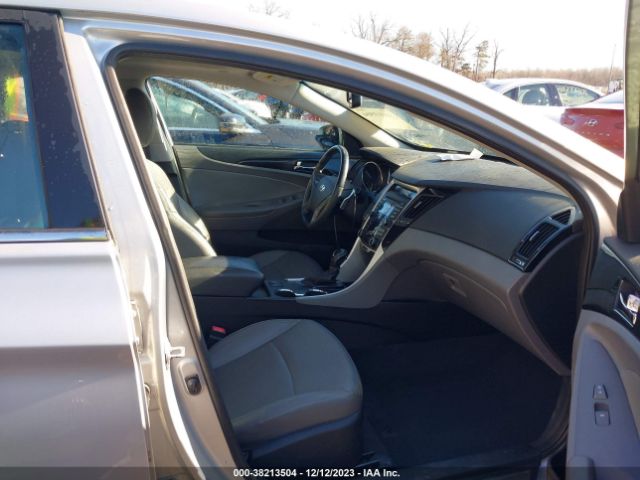 Photo 4 VIN: 5NPEC4AB0DH741844 - HYUNDAI SONATA 