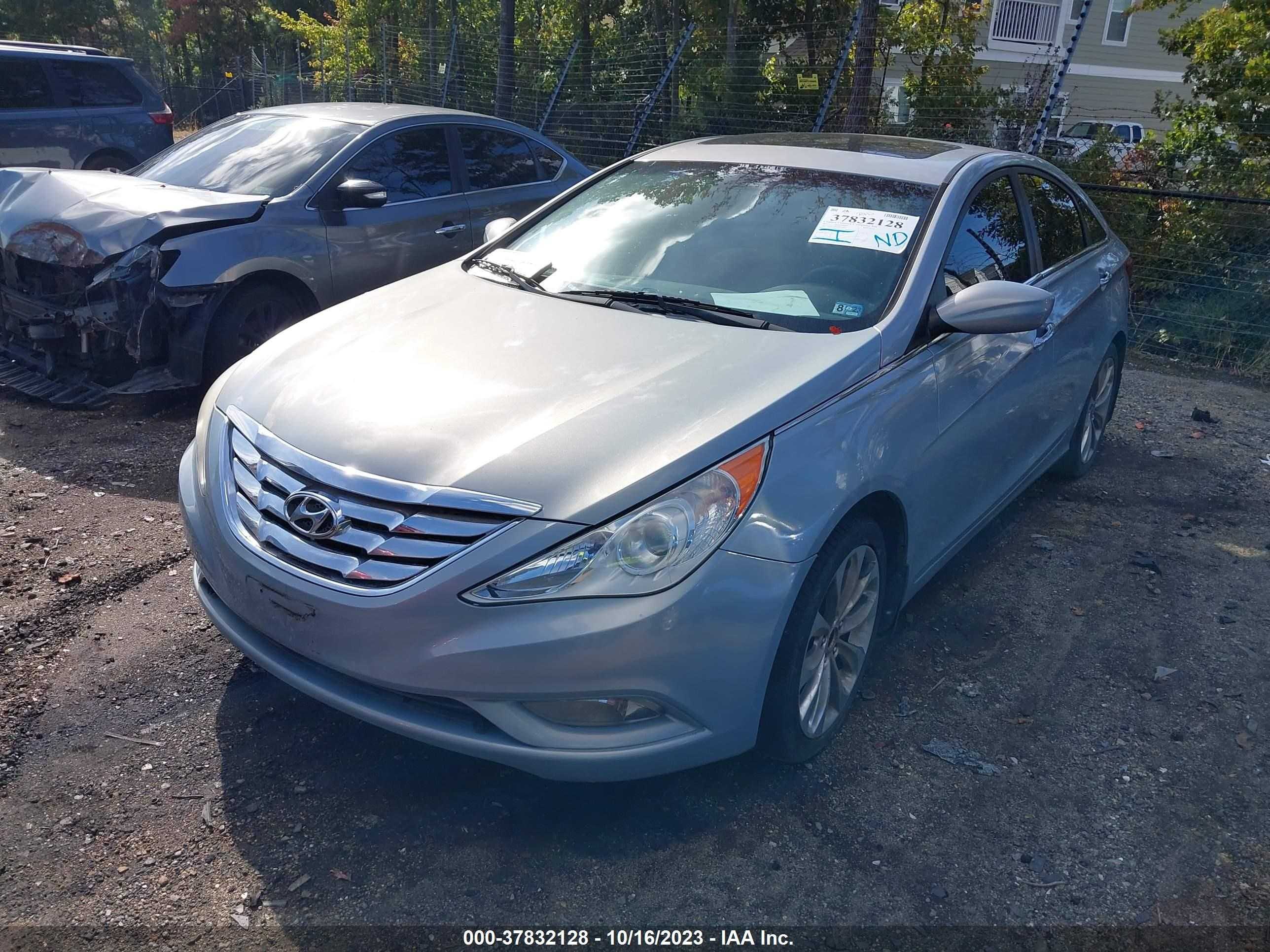 Photo 1 VIN: 5NPEC4AB1BH198050 - HYUNDAI SONATA 