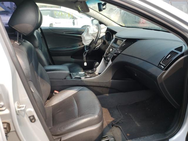 Photo 4 VIN: 5NPEC4AB1BH225490 - HYUNDAI SONATA SE 