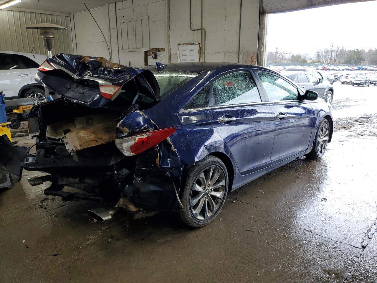 Photo 2 VIN: 5NPEC4AB1CH347624 - HYUNDAI SONATA 