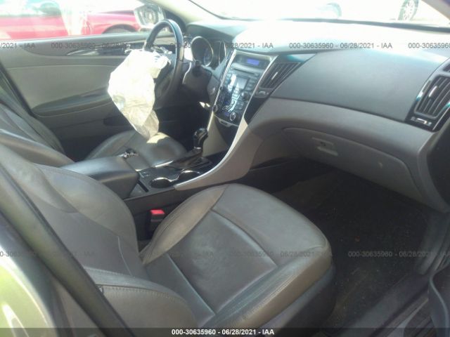 Photo 4 VIN: 5NPEC4AB1CH348188 - HYUNDAI SONATA 