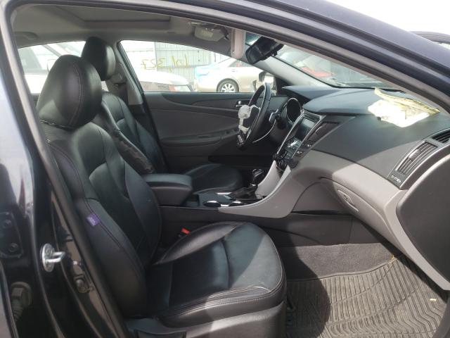 Photo 4 VIN: 5NPEC4AB1CH367078 - HYUNDAI SONATA SE 