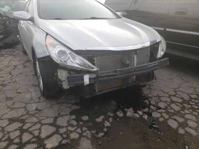 Photo 8 VIN: 5NPEC4AB1CH388058 - HYUNDAI SONATA 