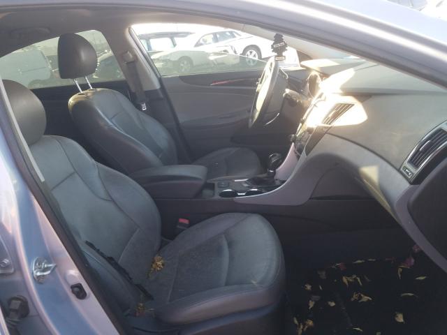 Photo 4 VIN: 5NPEC4AB1DH581568 - HYUNDAI SONATA SE 