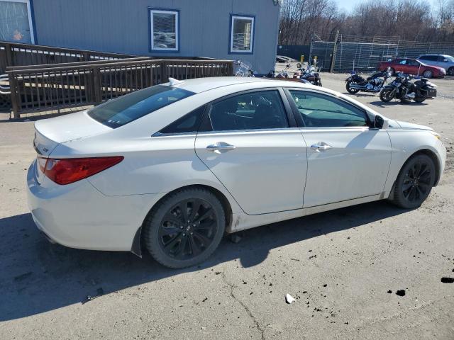 Photo 2 VIN: 5NPEC4AB2BH174114 - HYUNDAI SONATA 