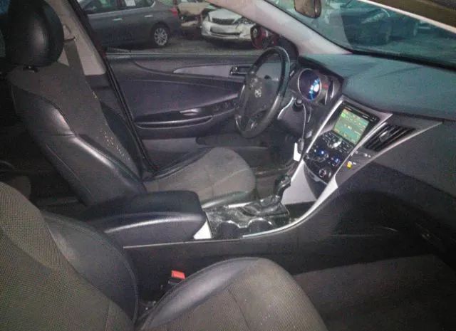 Photo 4 VIN: 5NPEC4AB2BH214692 - HYUNDAI SONATA 