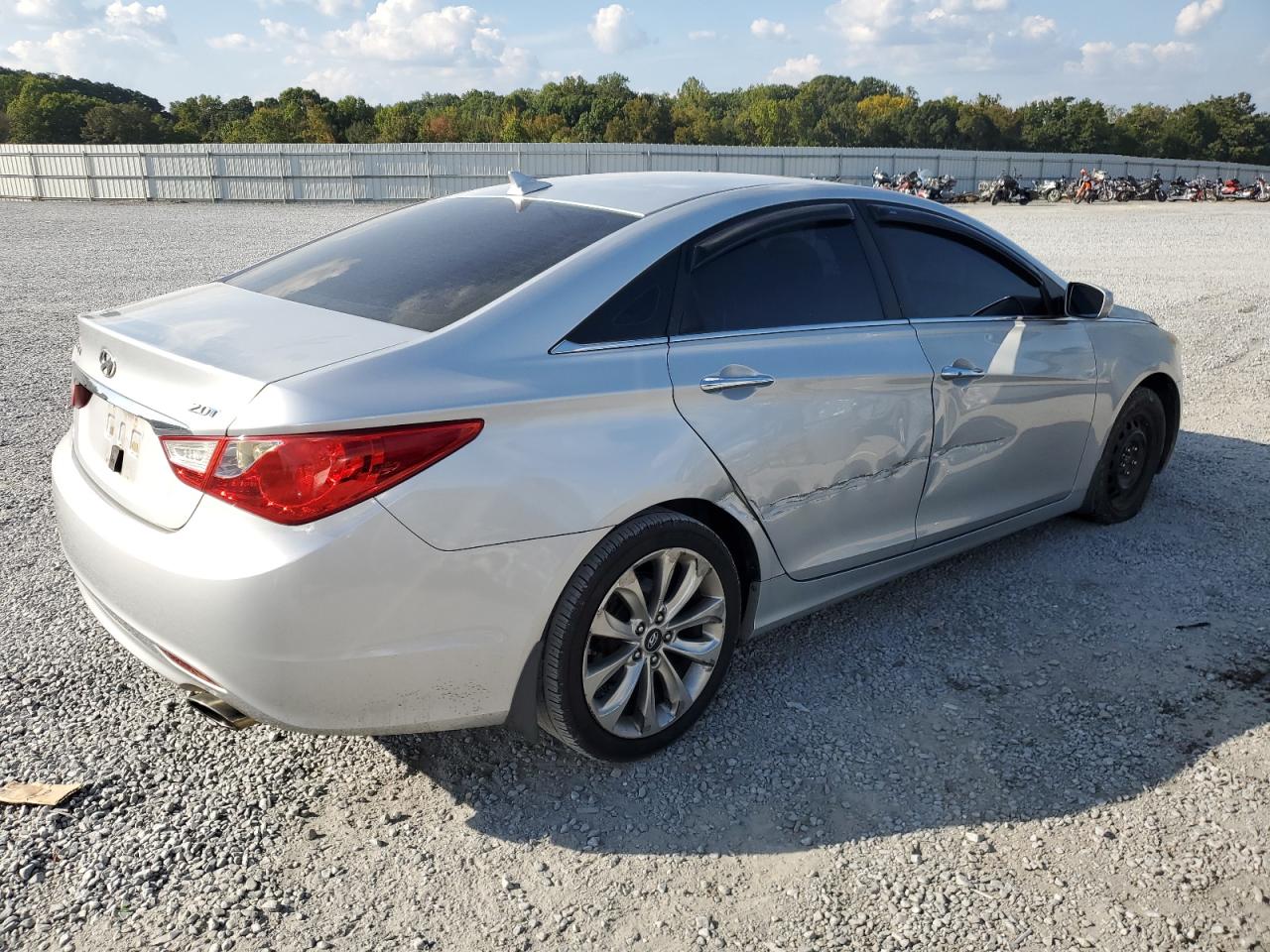 Photo 2 VIN: 5NPEC4AB2BH223716 - HYUNDAI SONATA 