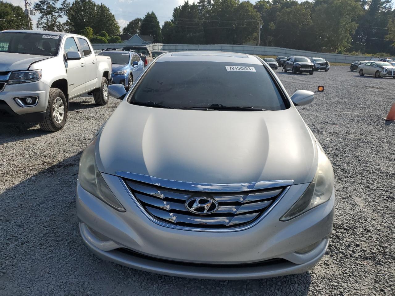 Photo 4 VIN: 5NPEC4AB2BH223716 - HYUNDAI SONATA 